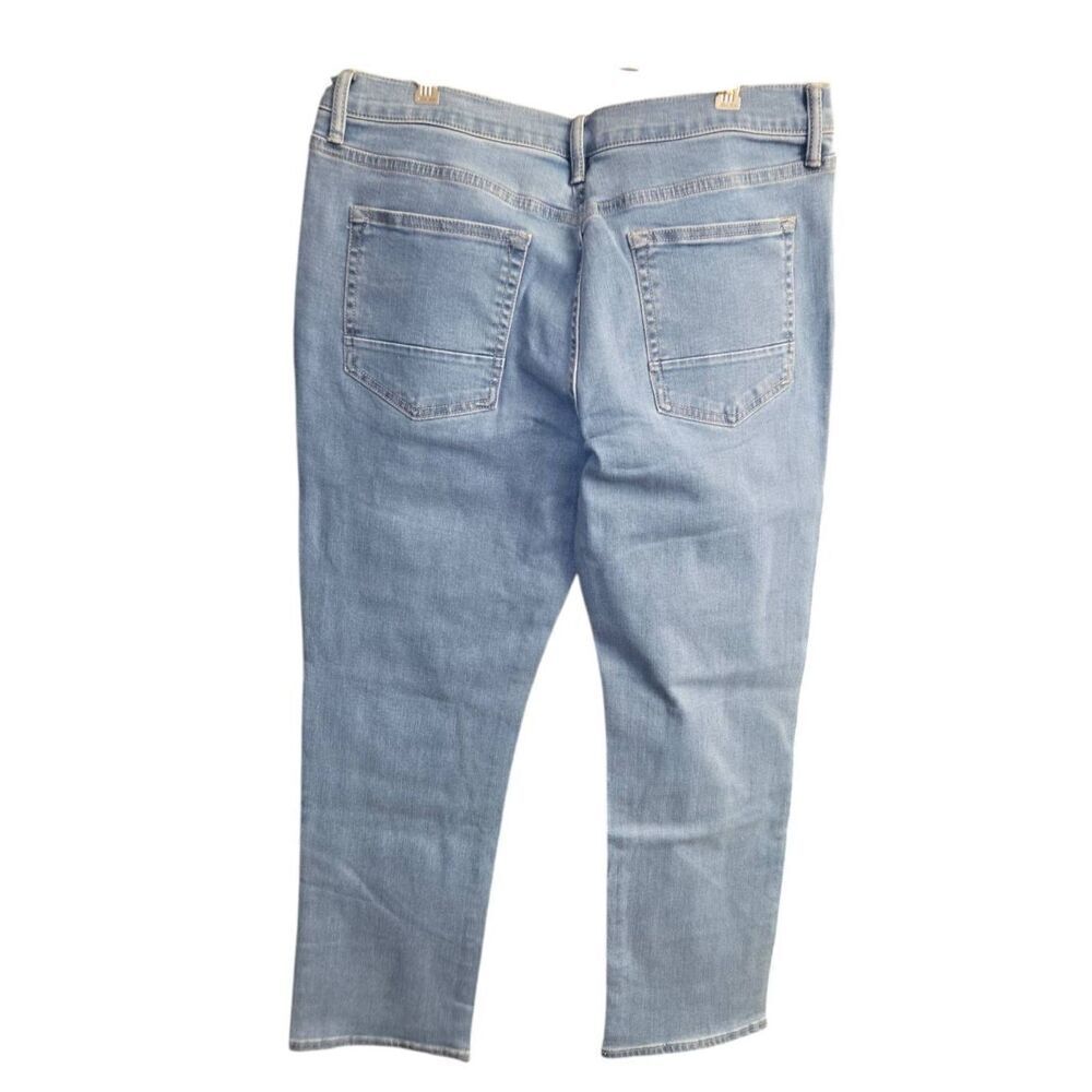 Arizona Jean Co Advance Flex 360 Women's Size 34x30 Light Blue Distressed Jeans - Picture 4 of 4